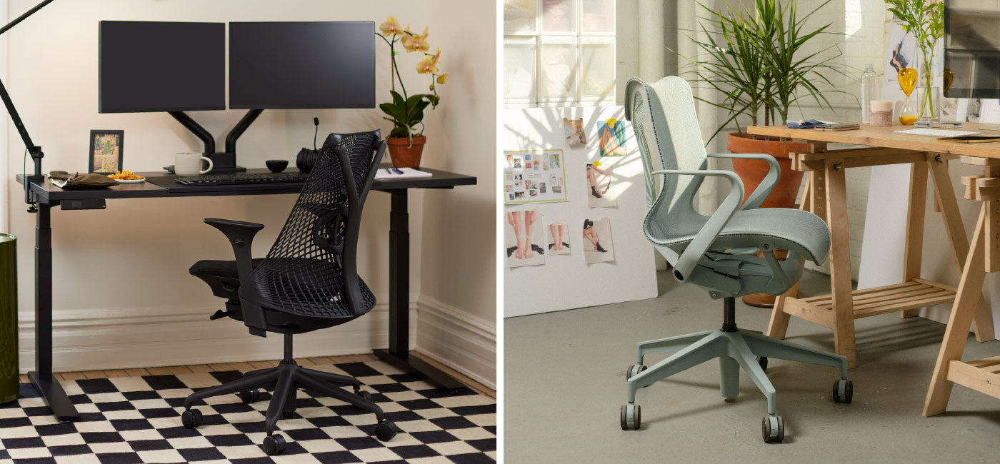 Oficina en casa con una silla de oficina Sayl en negro delante de un escritorio sit-stand Jarvis, junto a otra Cosm de respaldo bajo en gris glaciar, delante de un escritorio de madera con paneles de diseño en el fondo