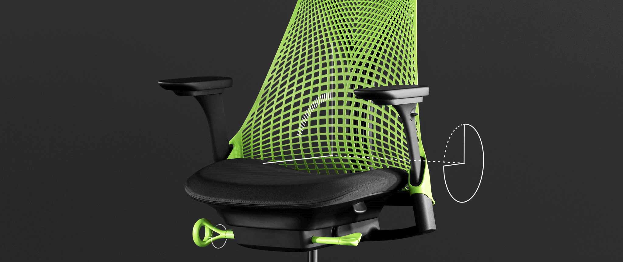 Vista frontal de una silla de juego Sayl verde y negra de Herman Miller, superpuesta con gráficos blancos que destacan la función de inclinación.