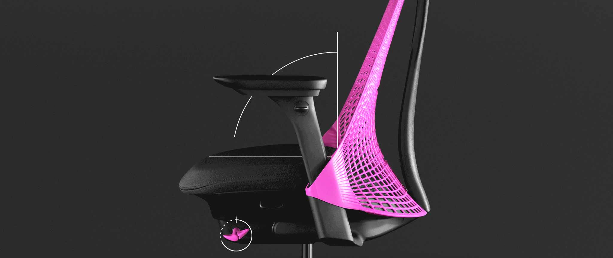 Vista lateral de una silla de juego Sayl rosa y negra de Herman Miller, superpuesta con gráficos blancos que destacan el ángulo del asiento hacia delante.