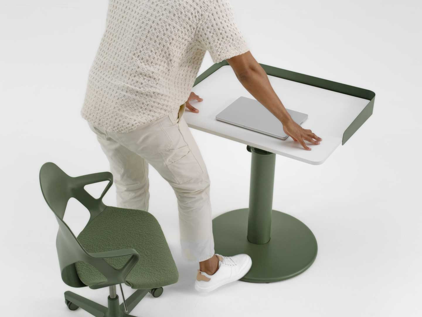 Cómo ajustar un escritorio de pie Herman Miller OE1.