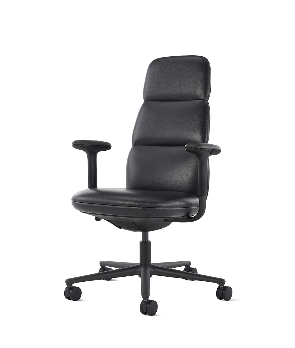 Silla Asari con respaldo alto raven en cuero negro