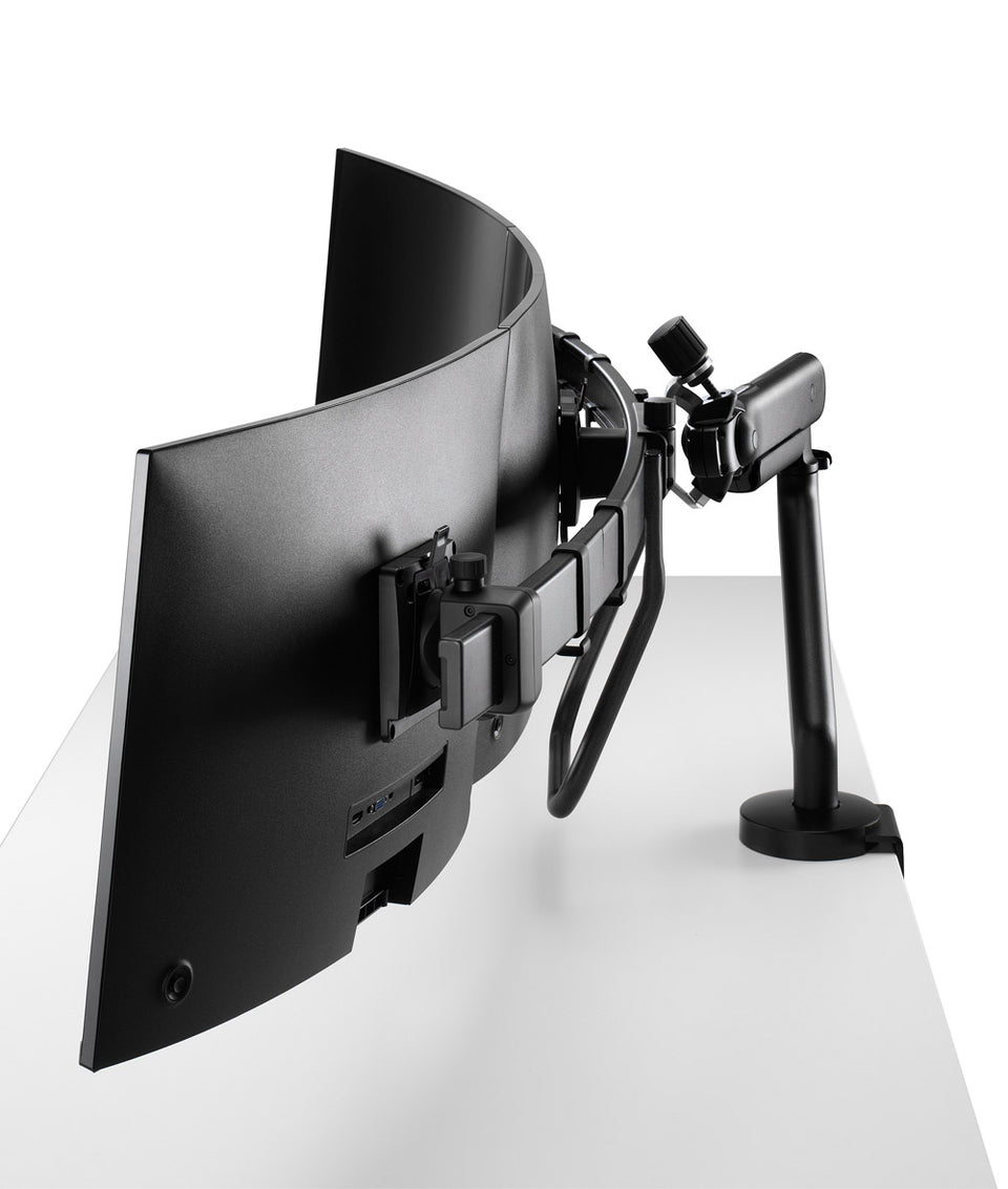 Brazo articulado para tres monitores de gran tamaño Flo X