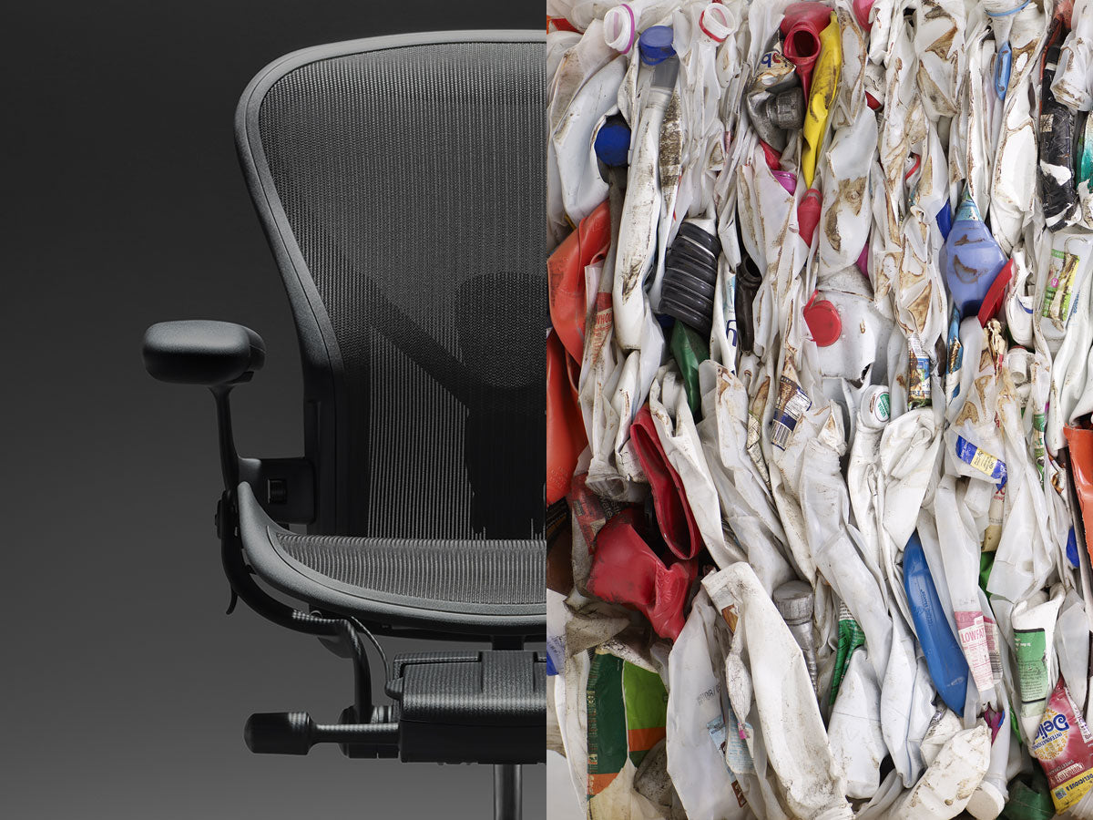 Imagen dividida en dos, con una parte que muestra la silla de oficina Aeron y otra que muestra piezas de plástico recuperadas del océano que se reciclan para fabricar las sillas Herman Miller.